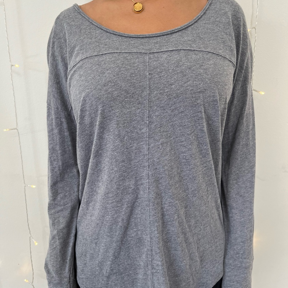 Grey long sleeve basic tee